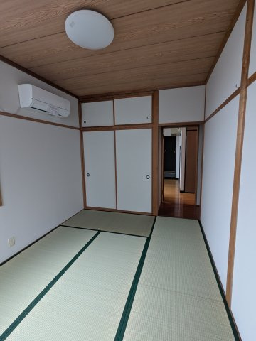 入山ビルの収納