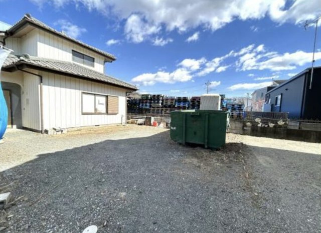 足利市葉鹿町１丁目の中古一戸建の駐車場