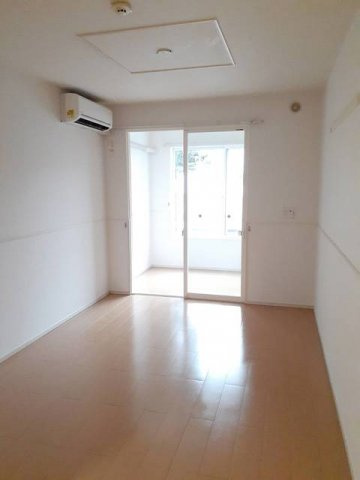 プリムローズ・ガーデンの居間・リビング