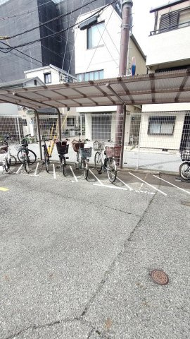 日商岩井夙川マンションの駐輪場