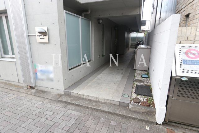 小金井プラザマンションのエントランス