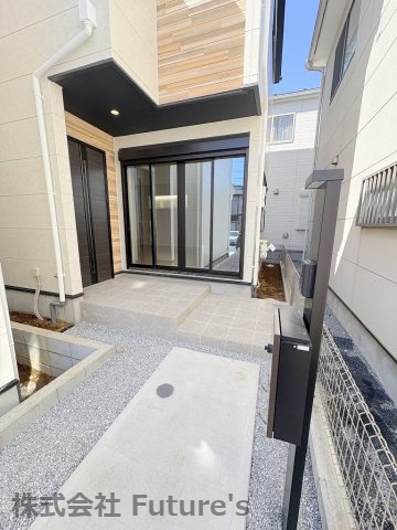 流山市南流山7丁目　新築戸建　全2棟　2号棟のエントランス|玄関アプローチ