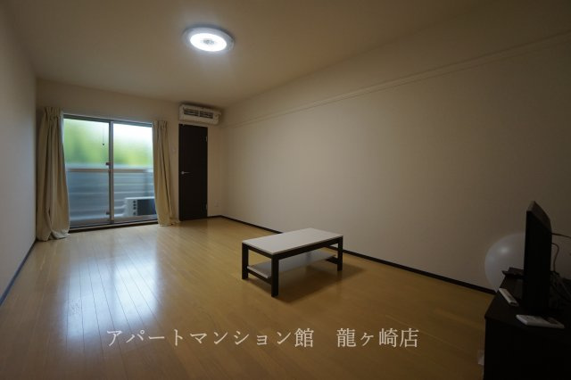 クレイノブロッケンの居間・リビング