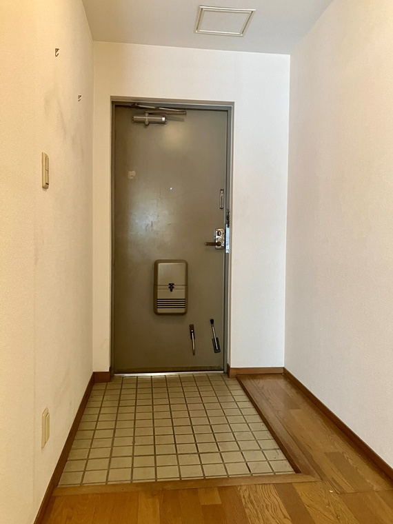 ジョイ茅ヶ崎第２ビルの玄関