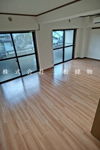 リンデンハイム赤塚の設備|同物件反転タイプの別室の参考写真
