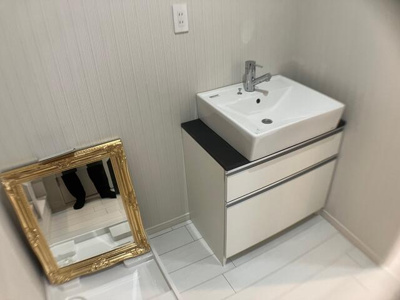 【洗面所】 | Ｓｔａｇｅ南鳩ヶ谷 | ガラスは壁面に取り付け中