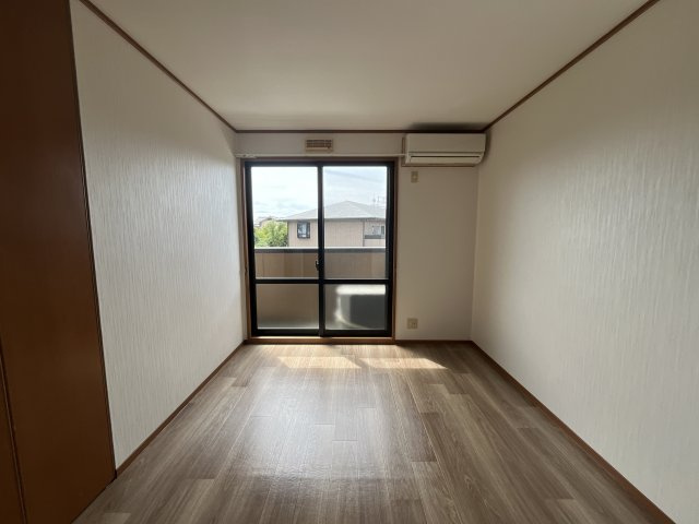 フラワービレッジ茉琴の洋室