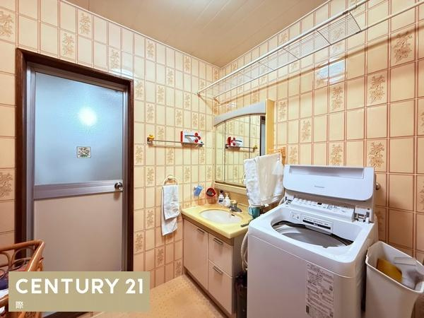 和歌山市元町奉行丁１丁目の店付住宅の独立洗面台