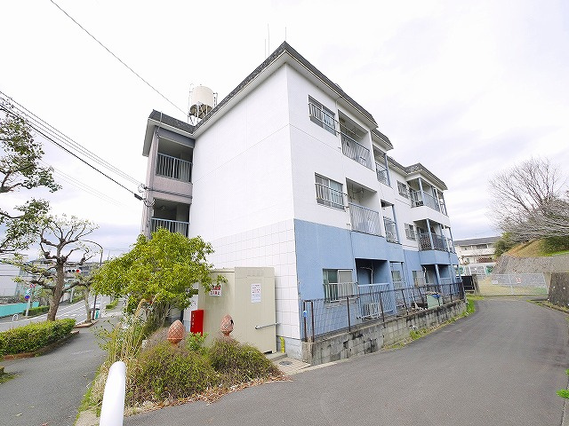 メゾン学園南の外観