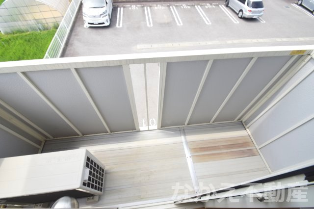 【バルコニー】 | 開放的で明るい空間を演出してくれるバルコニーです