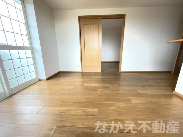 【居間・リビング】 | こちらの居間で趣味の時間をお楽しみください