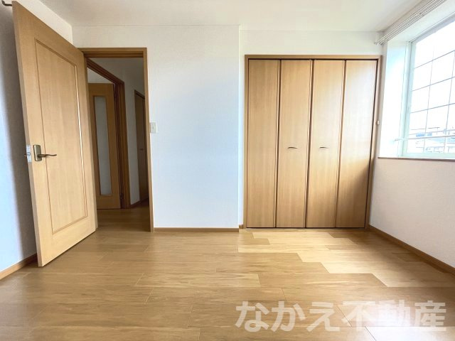 【寝室】 | 広くて明るい寝室