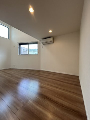 【居間・リビング】 | 明るい光が差し込みます