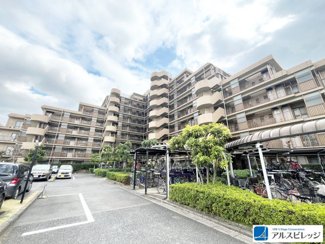 モアステージ東所沢の駐車場