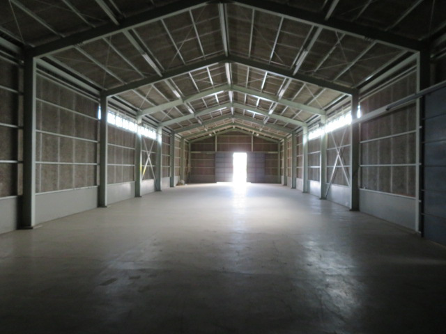 入間市大字寺竹の倉庫の内装