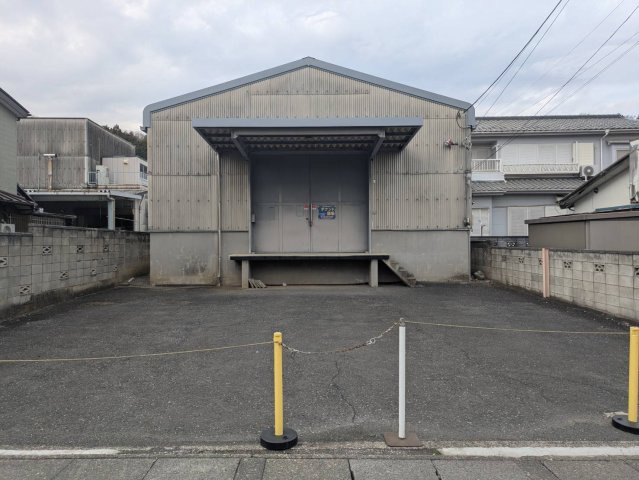 入間市大字寺竹の倉庫の駐車場
