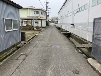 【前面道路含む現地写真】 | 福井市八重巻町　土地