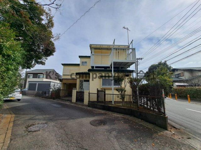 高座郡寒川町倉見　中古戸建の前面道路含む現地写真