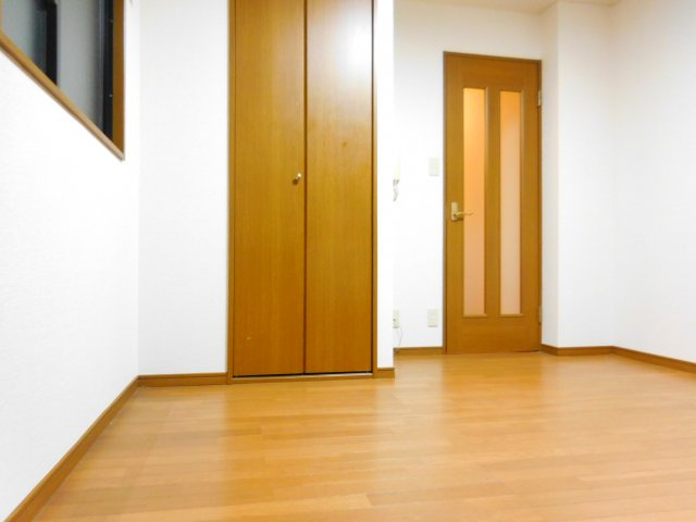 キャトルセゾンの居間・リビング|同マンション別部屋