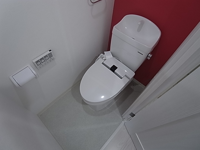 神戸市長田区菅原通５丁目の賃貸マンションのトイレ