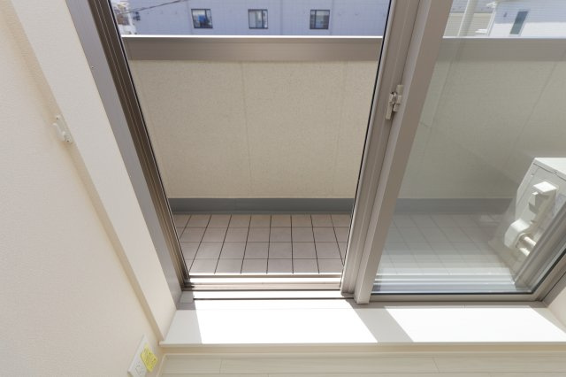 フリージア一色のバルコニー