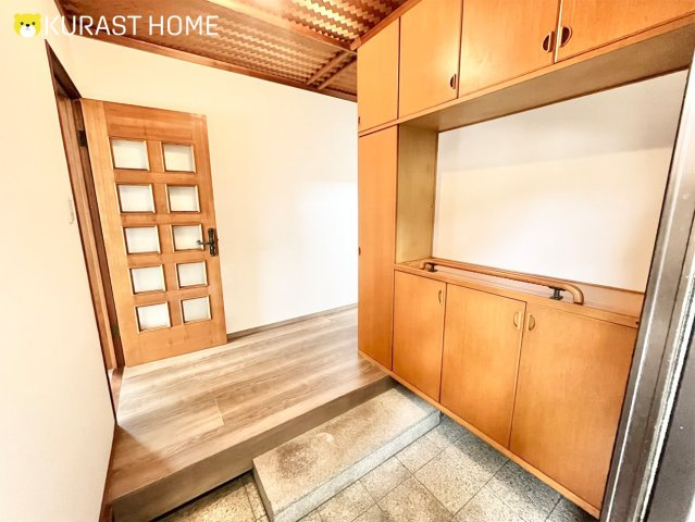 京都市西京区松室北河原町　中古戸建の玄関