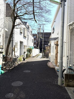 【前面道路含む現地写真】