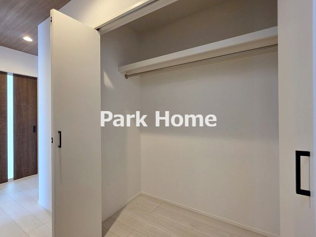 高知市高見町 2期2棟2 新築戸建ての収納|１F:ホール内収納