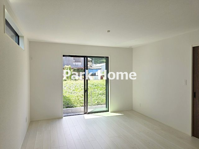 高知市高見町 2期2棟2 新築戸建ての居間・リビング|１F:18LDK