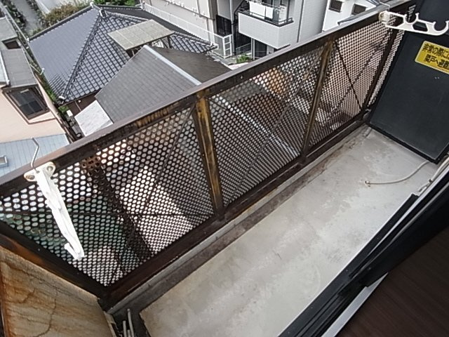 神戸市長田区久保町３丁目の賃貸マンションのバルコニー