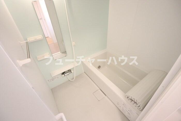 ティアラ　Ｅの浴室