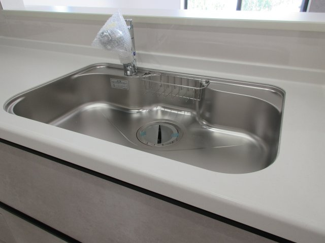 昭島市拝島町5丁目　新築戸建全9棟のキッチン|浄水器付きシンク