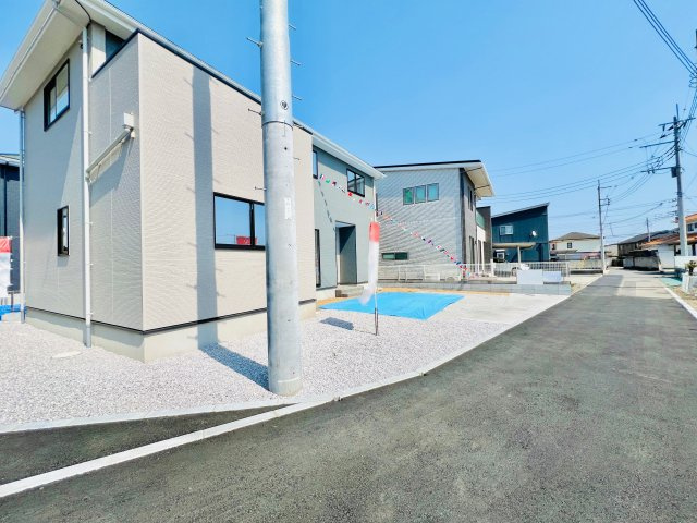 前橋市総社町植野の前面道路含む現地写真|閑静な住宅街◎車の通りも少ないので駐車もスムーズに楽々！！