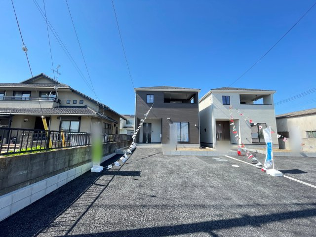 伊勢崎市富塚町第13  CRADLE GARDEN　全2棟の駐車場|カースペースは並列3台駐車可能！