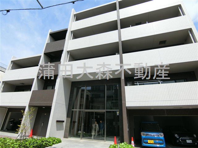 ステージグランデ蒲田Ⅱの外観|2015年1月築　RC鉄筋コンクリート造地上5階建て1K~1LDK総戸数63戸インターネット無料の分譲賃貸マンション　JR京浜東北線蒲田駅最寄りの東京都大田区蒲田1丁目の落ち着いた住環境