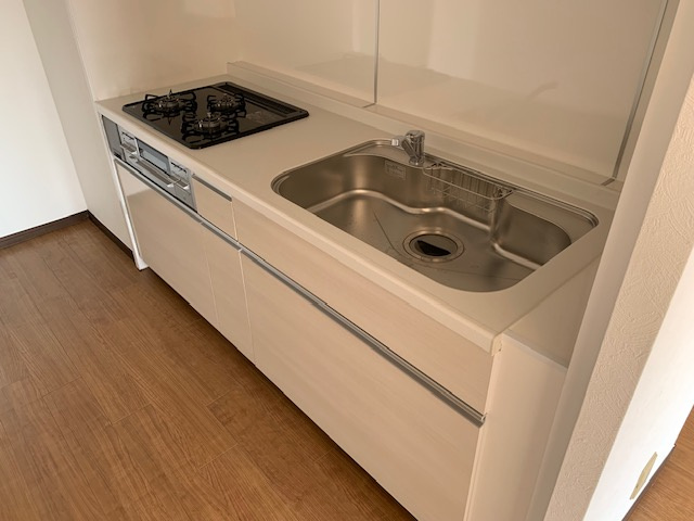 グリーンパーク西川口スカイハイツのキッチン|コンパクトなキッチンで掃除もラクラク