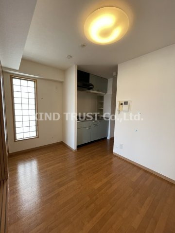 南森町プライマリーワンの居間・リビング|使いやすいリビングです