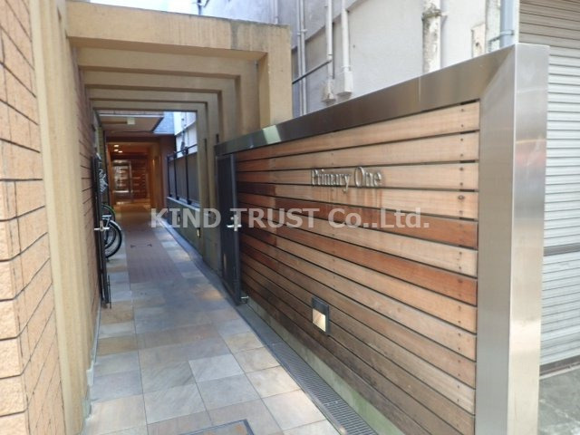 南森町プライマリーワンのエントランス|建物の内部です