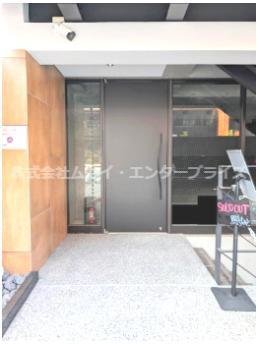 京都市東⼭区三条通　貸店舗事務所のエントランス|清潔なエントランスです