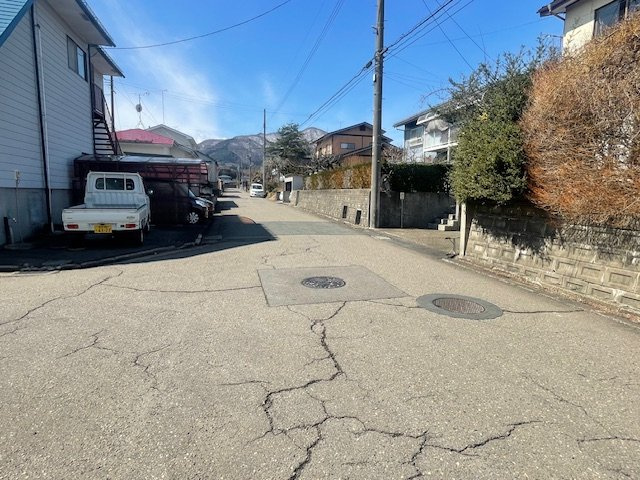 矢巾町流通センター南4丁目　売地　の前面道路含む現地写真