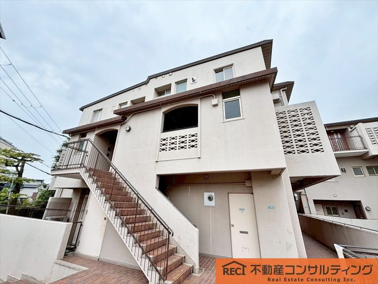 城山パークハイムの外観