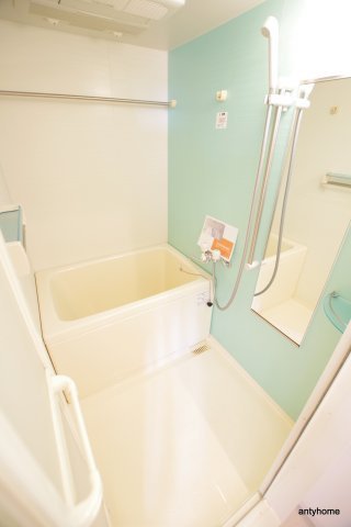 ノルデンハイム江坂 仲介手数料無料の浴室
