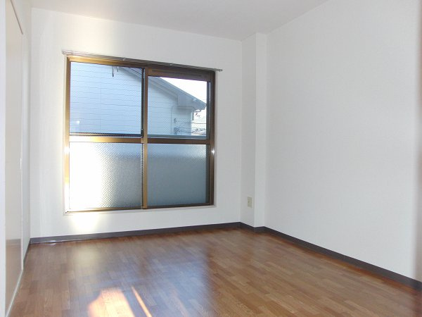 Ｙ＆Ｍハイツの居間・リビング|洋室