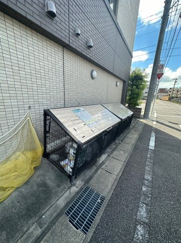 アーバンポイント豊田の駐車場