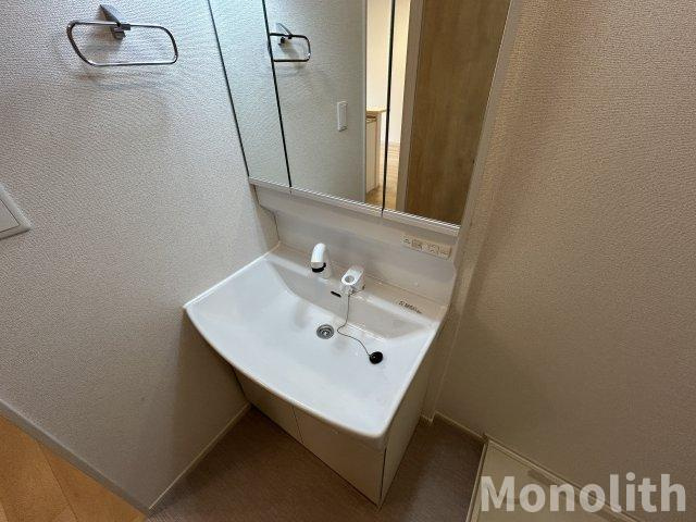 フォンターナ西大路の独立洗面台