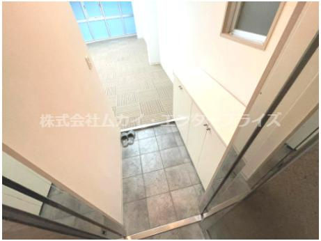 ダイヤビルディングの玄関|玄関です