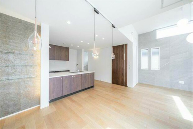 【居間・リビング】 | 【仲介手数料４８０万円が無料！】■自由が丘８分■リビング吹抜け■ルーフバルコニー | 【お得な諸費用サービスキャンペーン中！！】
■詳細は「物件概要」の「諸費用」欄をご覧下さい！
■リビングは豪快な吹抜け
■ルーフバルコニー
■セコム
■ハイグレード仕様