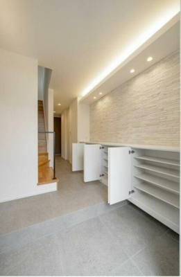 【玄関】 | 【仲介手数料４８０万円が無料！】■自由が丘８分■リビング吹抜け■ルーフバルコニー | 【お得な諸費用サービスキャンペーン中！！】
■詳細は「物件概要」の「諸費用」欄をご覧下さい！
■リビングは豪快な吹抜け
■ルーフバルコニー
■セコム
■ハイグレード仕様