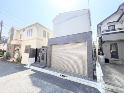 【外観】 | 【仲介手数料４８０万円が無料！】■自由が丘８分■リビング吹抜け■ルーフバルコニー | 【最大ポイントは「諸費用が４８０万円ＯＦＦ」です！！】
■リビングは豪快な吹抜け
■ルーフバルコニー
■セコムホームセキュリティ
■ハイグレード仕様
■住宅性能評価
■外壁通気工法
■長期優良認定