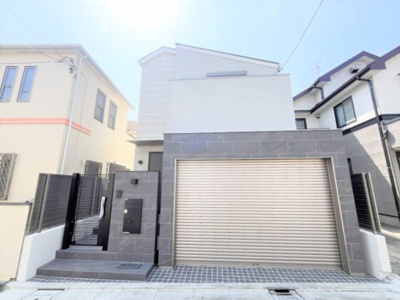 【外観】 | 【仲介手数料４８０万円が無料！】■自由が丘８分■リビング吹抜け■ルーフバルコニー | 【最大ポイントは「諸費用が４８０万円ＯＦＦ」です！！】
■リビングは豪快な吹抜け
■ルーフバルコニー
■セコムホームセキュリティ
■ハイグレード仕様
■住宅性能評価
■外壁通気工法
■長期優良認定